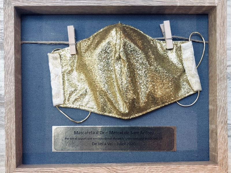 La ONG de Veí a Veí premia al Mercat de Sant Antoni con la 'Mascareta d'Or' (1)
